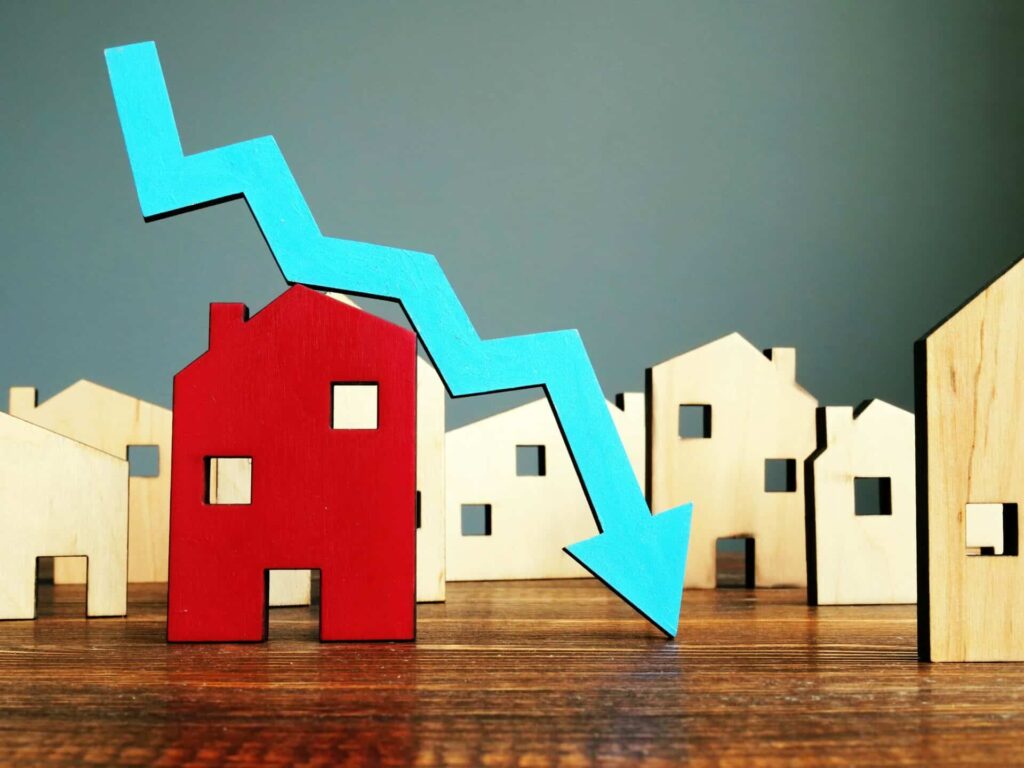 should i buy a house now or wait for a recession
